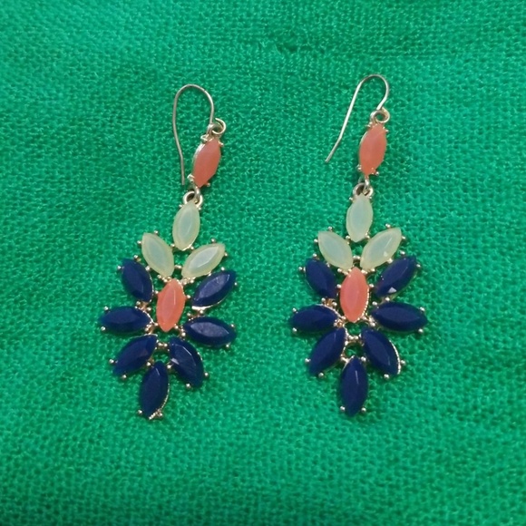 Golden Dangling Earrings - Picture 1 of 3